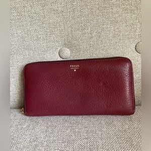 Large burgundy Fossil wallet